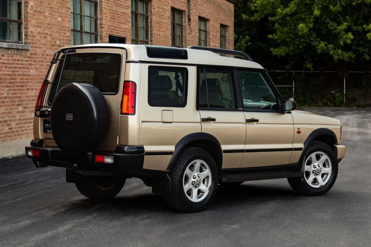 2004 Land Rover Discovery II SE, view