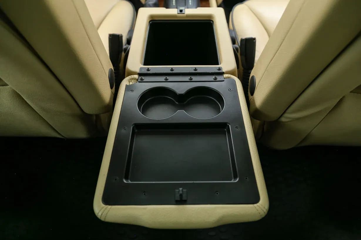 2004 Land Rover Discovery II SE, view