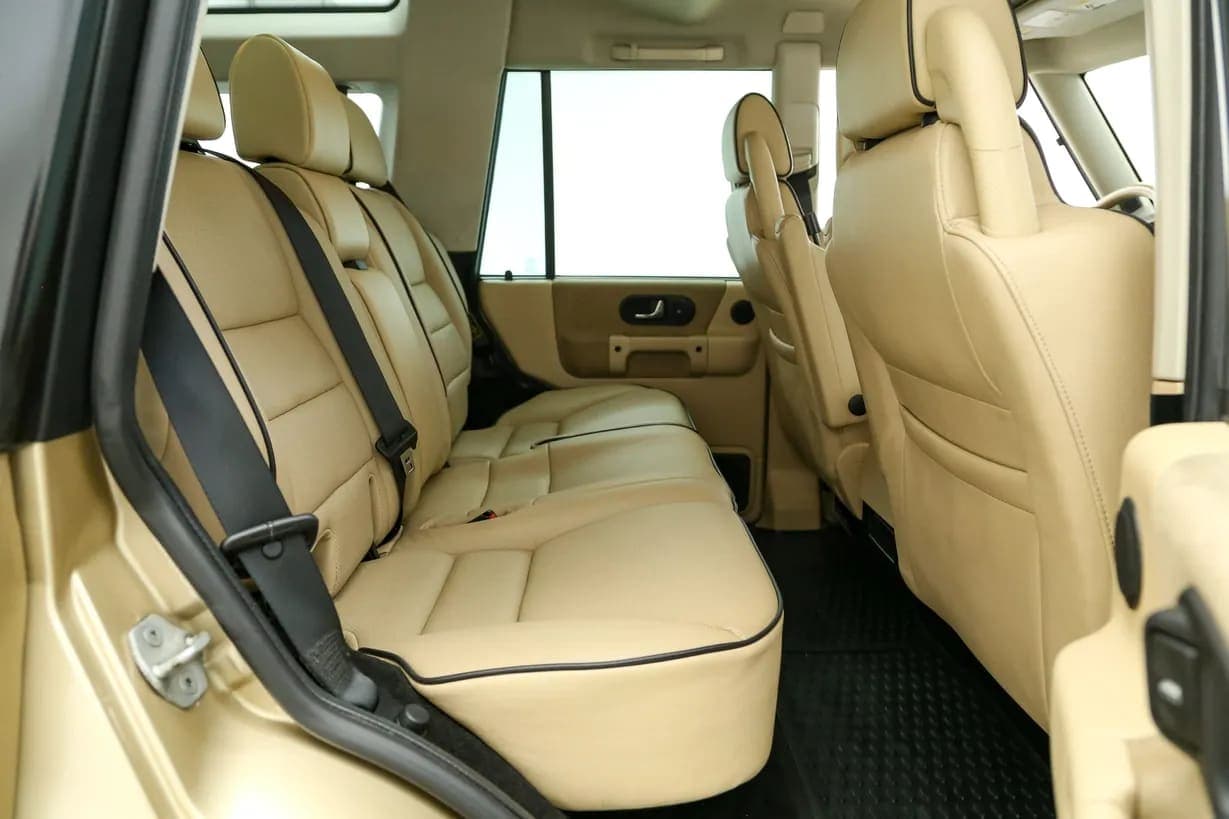 2004 Land Rover Discovery II SE, view