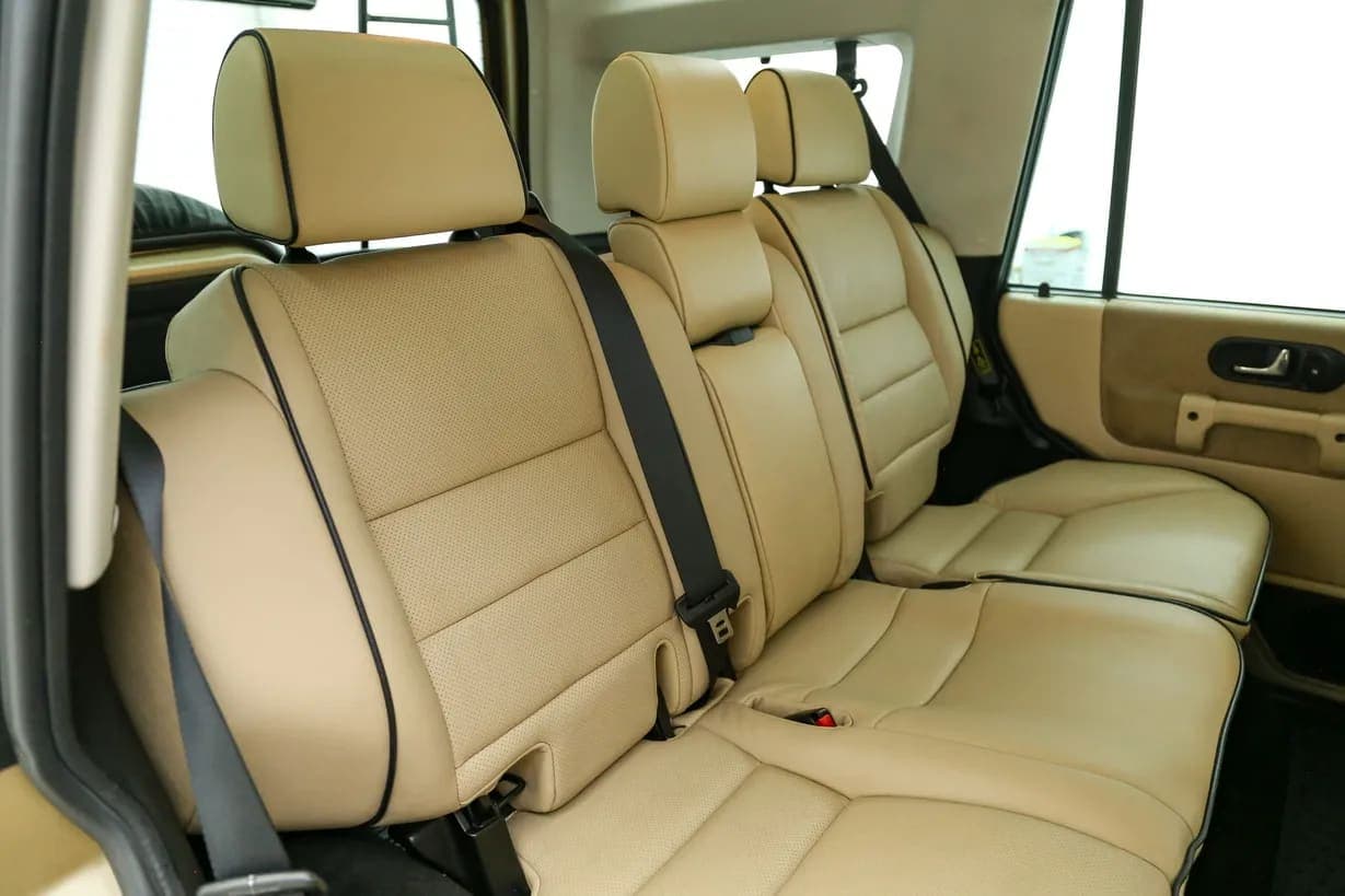 2004 Land Rover Discovery II SE, view