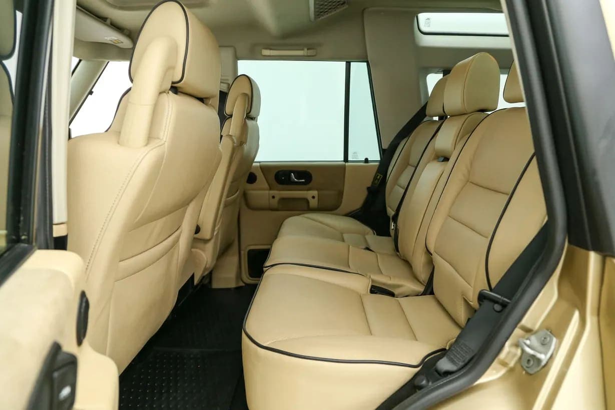 2004 Land Rover Discovery II SE, view