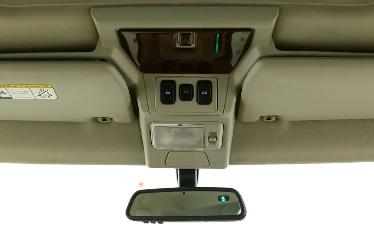 2004 Land Rover Discovery II SE, view
