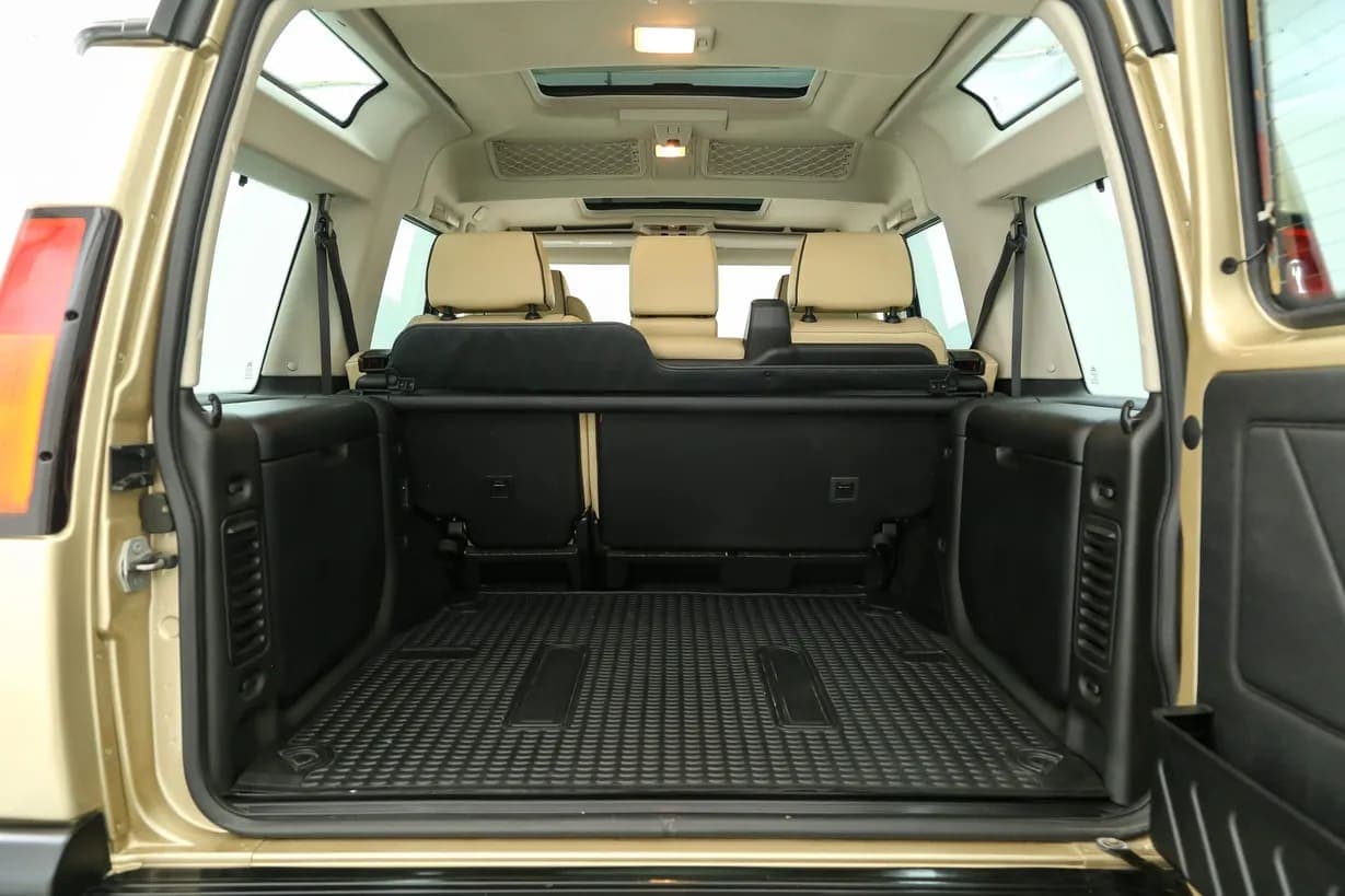 2004 Land Rover Discovery II SE, view