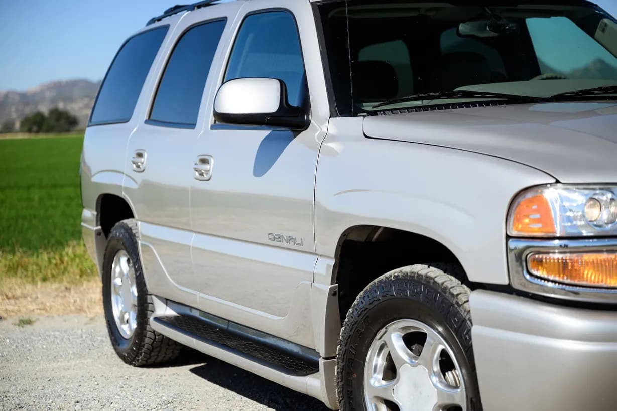 2006 GMC Yukon Denali, view