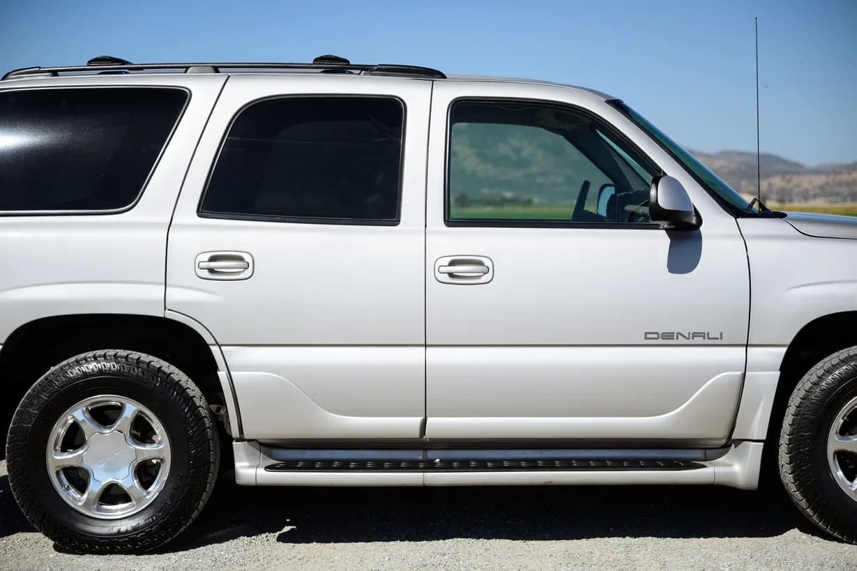 2006 GMC Yukon Denali, view