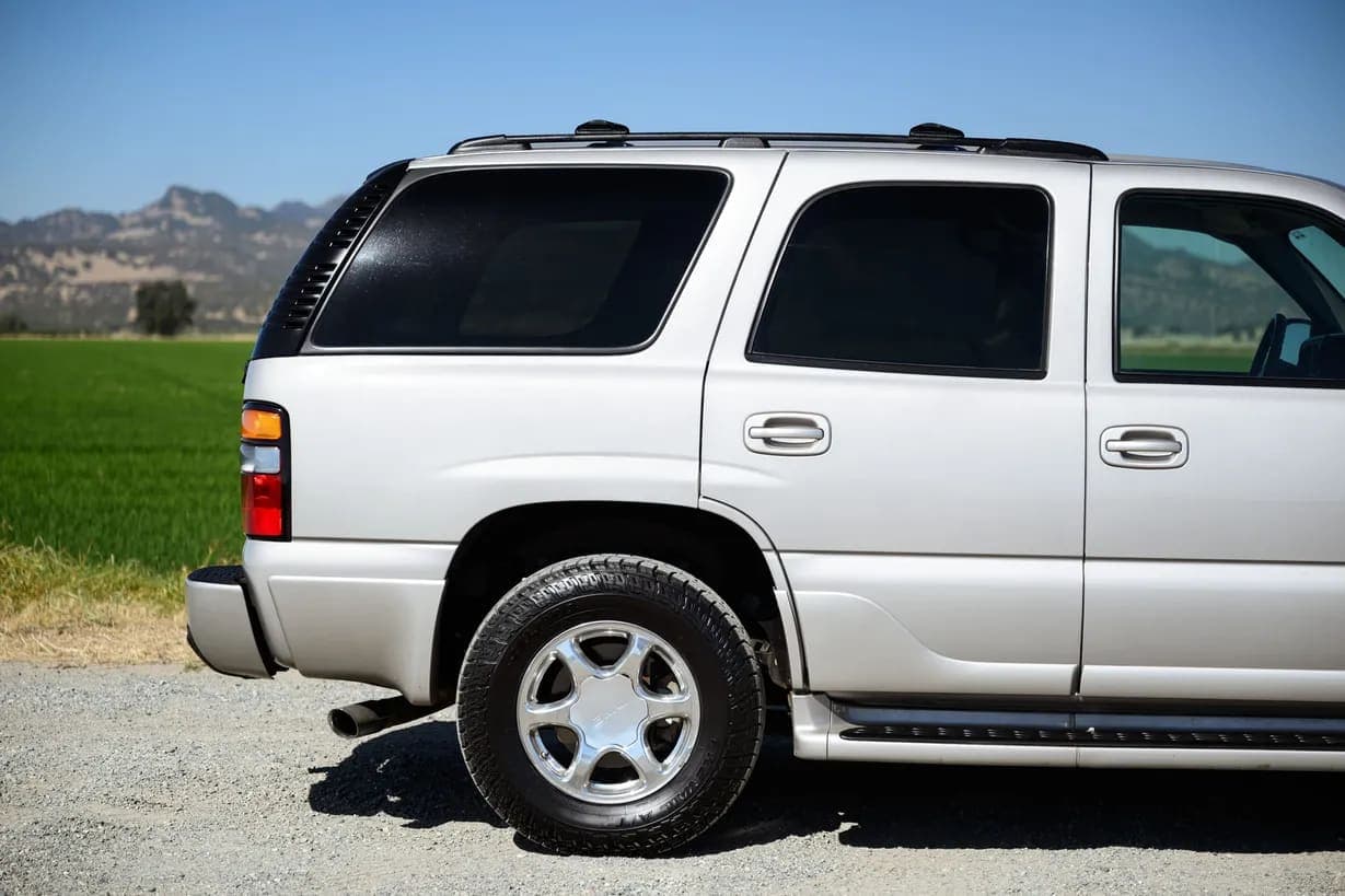 2006 GMC Yukon Denali, view