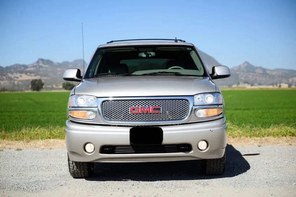2006 GMC Yukon Denali, view