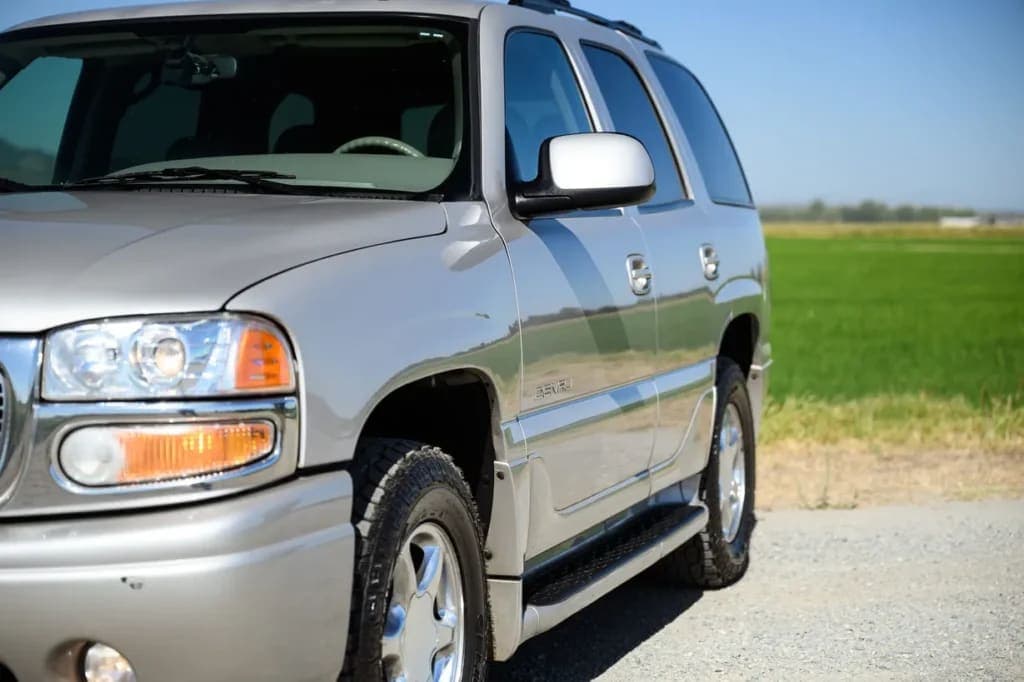 2006 GMC Yukon Denali, view
