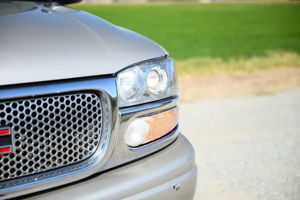 2006 GMC Yukon Denali, view
