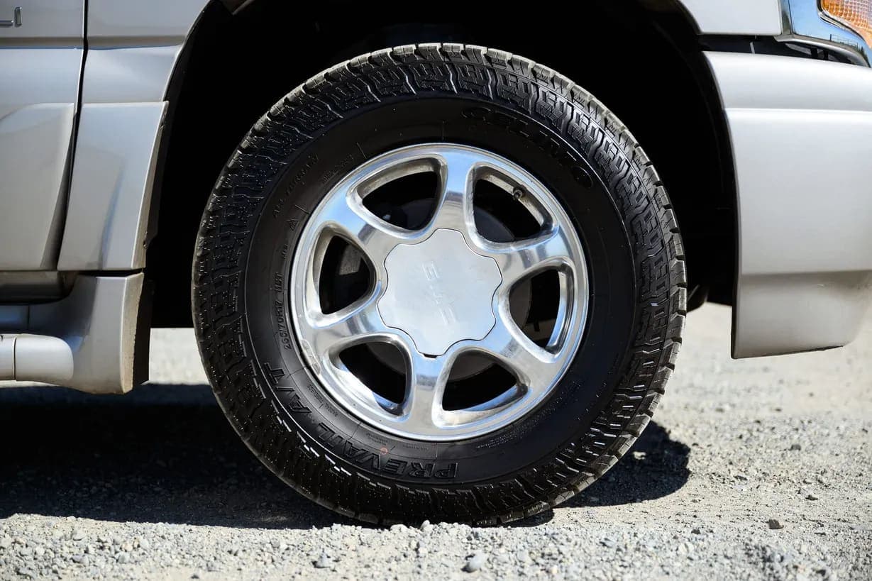 2006 GMC Yukon Denali, view