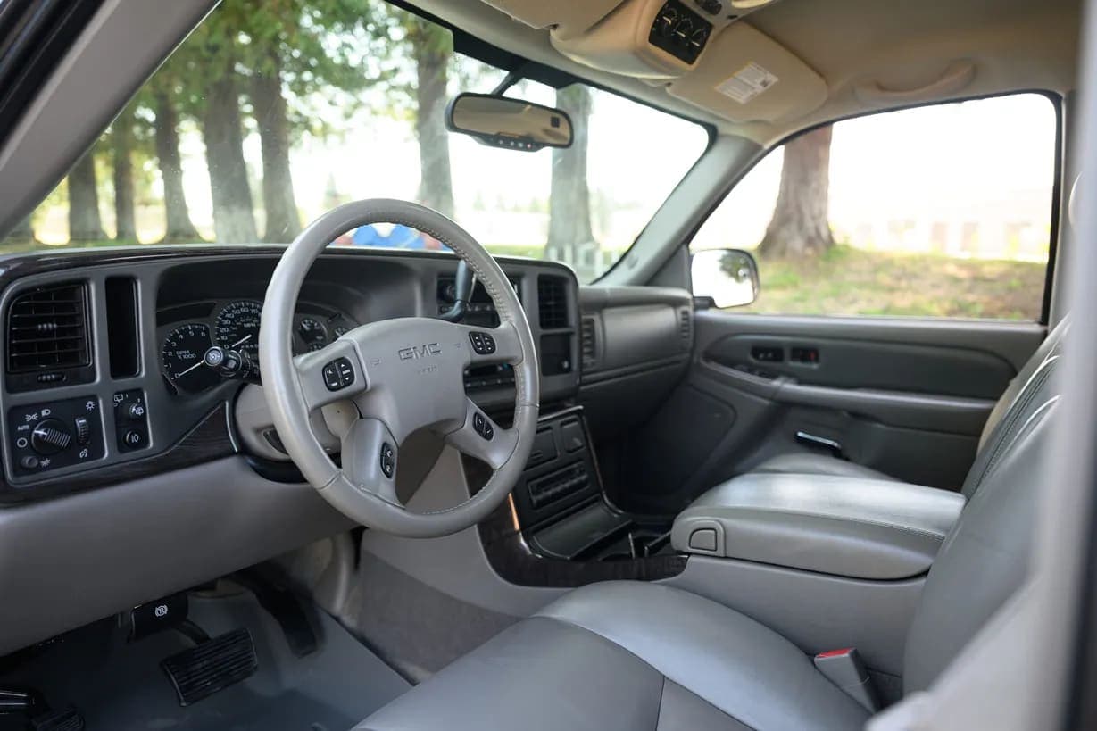 2006 GMC Yukon Denali, view