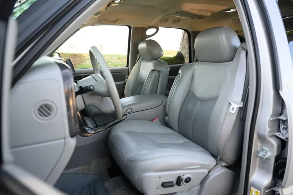 2006 GMC Yukon Denali, view