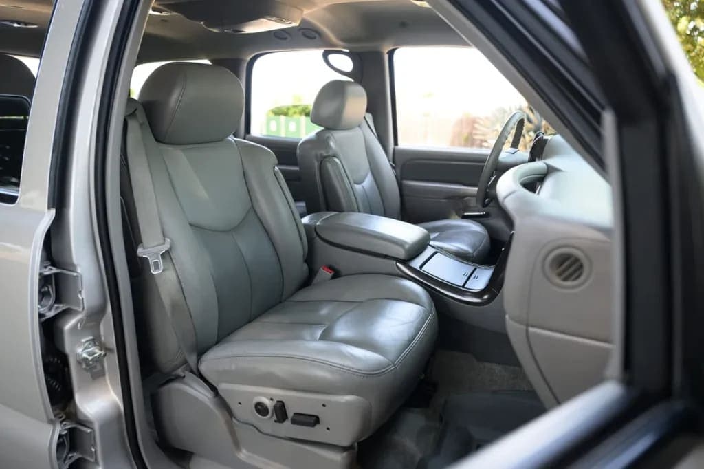 2006 GMC Yukon Denali, view