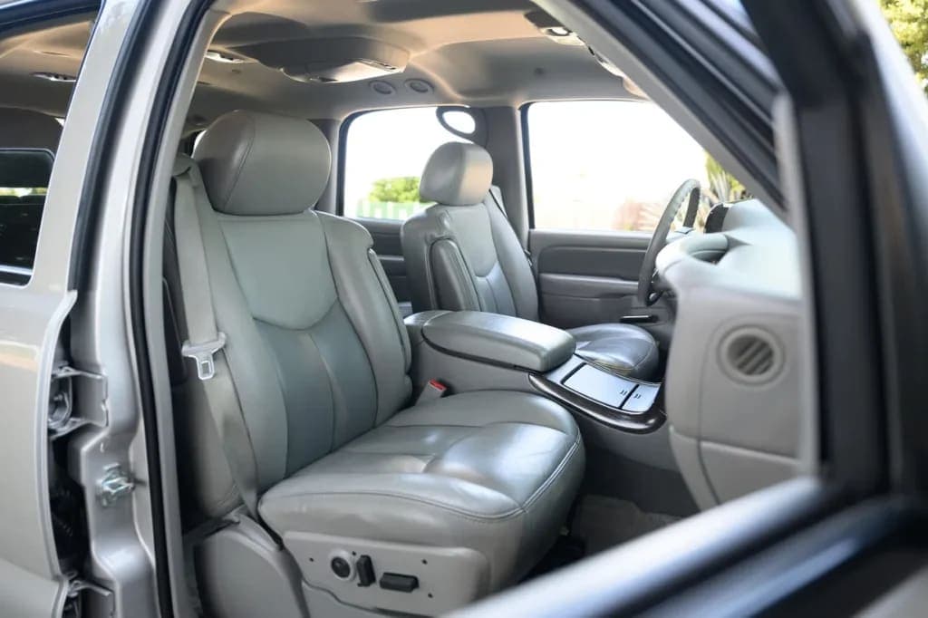 2006 GMC Yukon Denali, view