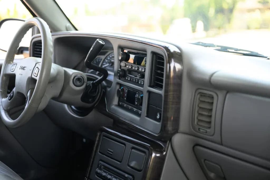 2006 GMC Yukon Denali, view