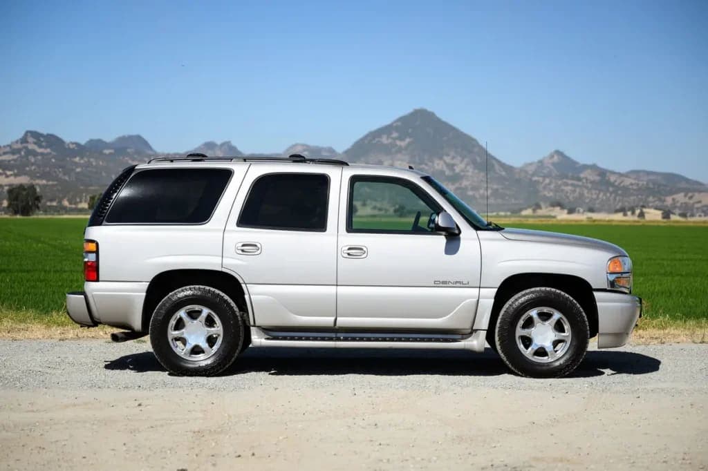 2006 GMC Yukon Denali, view