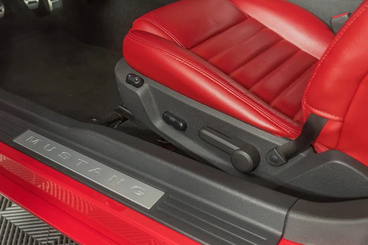 2007 Ford Mustang GT Coupe 5-Speed, view