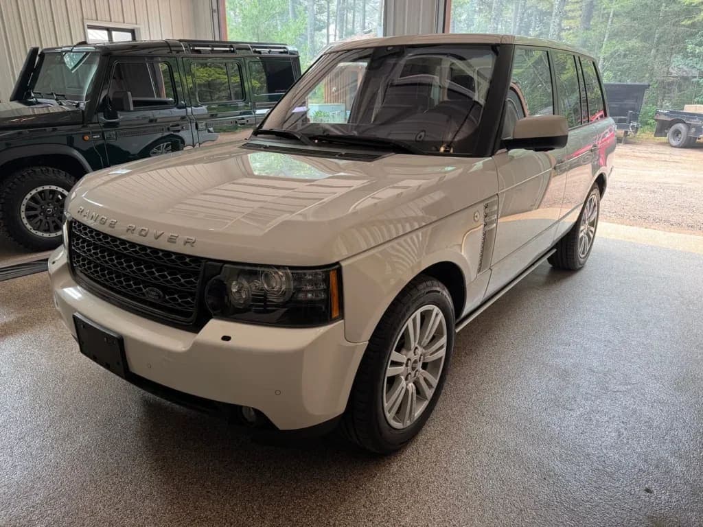 2012 Land Rover Range Rover HSE Luxury exterior