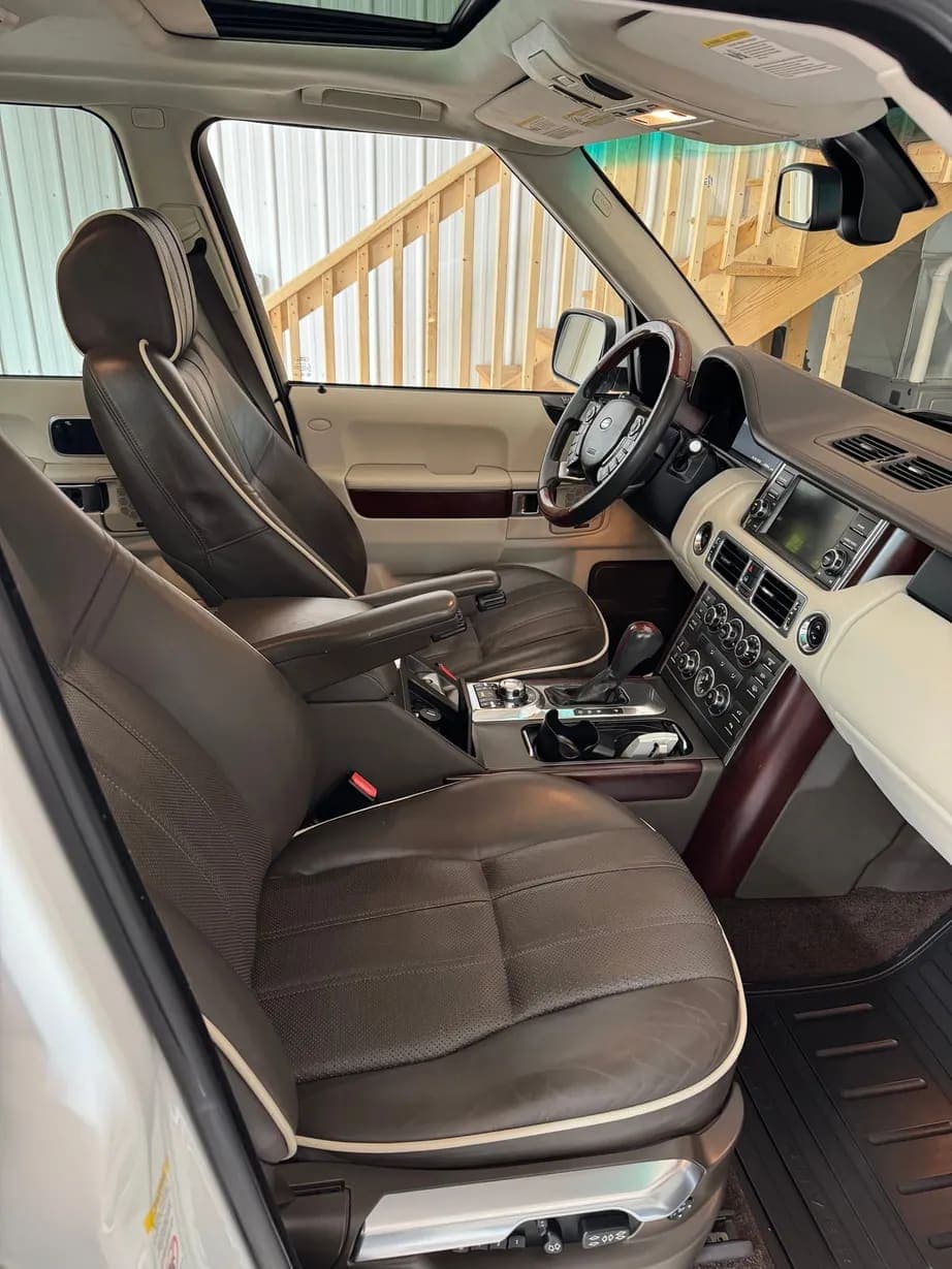 2012 Land Rover Range Rover HSE Luxury, view