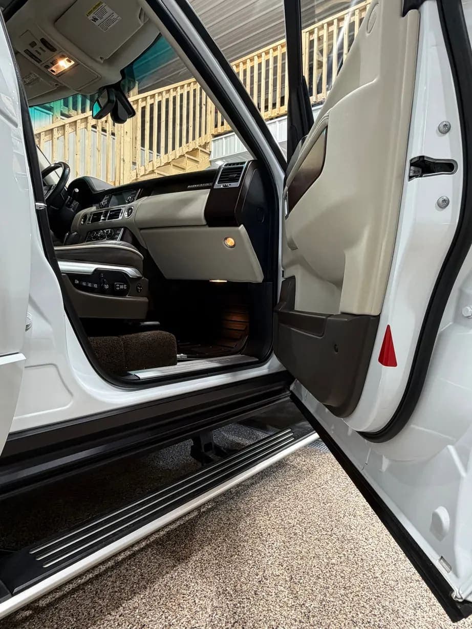 2012 Land Rover Range Rover HSE Luxury, view
