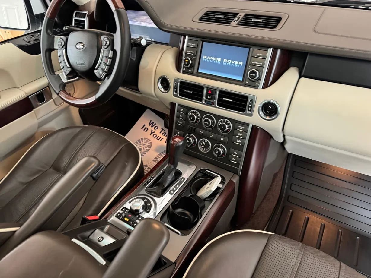 2012 Land Rover Range Rover HSE Luxury, view