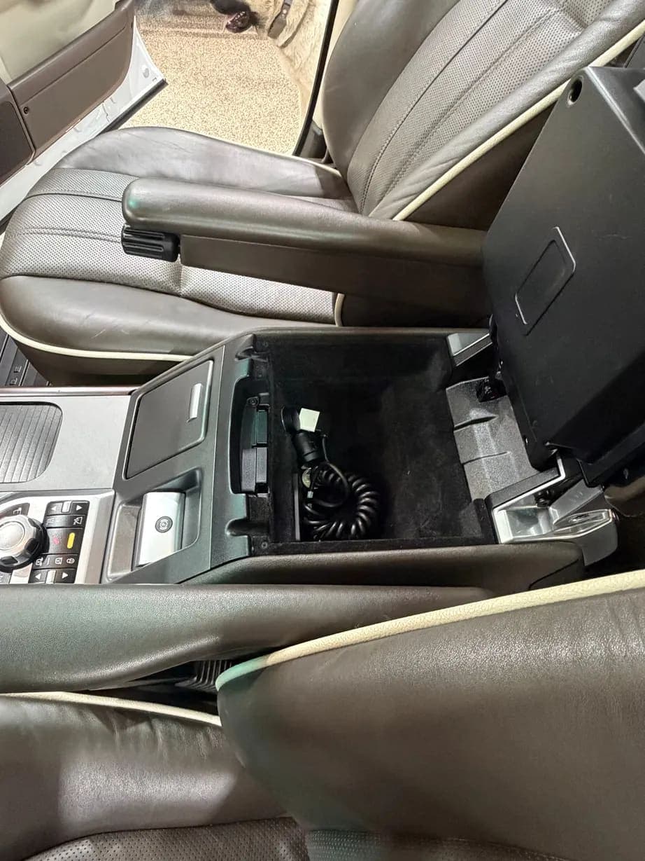2012 Land Rover Range Rover HSE Luxury, view