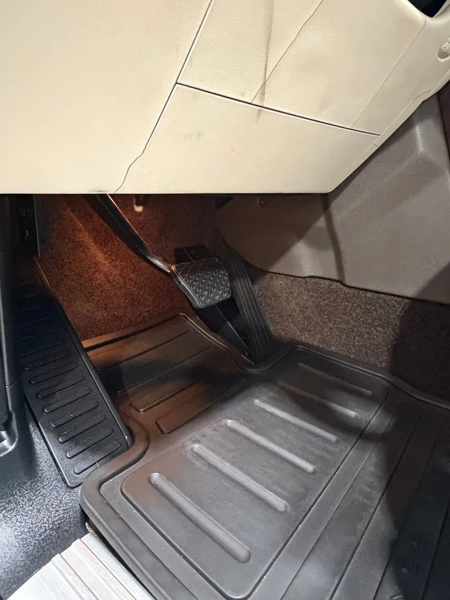 2012 Land Rover Range Rover HSE Luxury, view