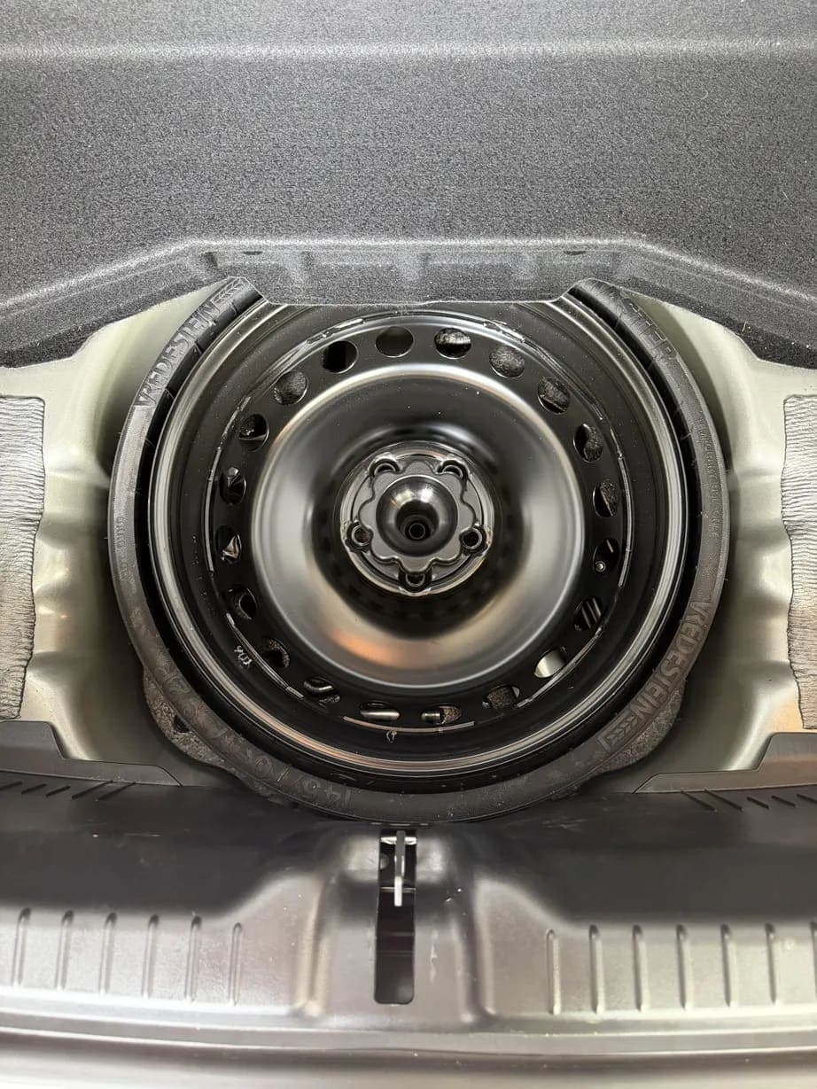 2013 Mercedes-Benz SLK250, view