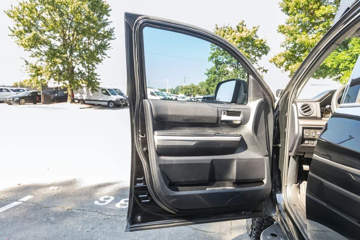 2018 Toyota Tundra SR5 CrewMax, view